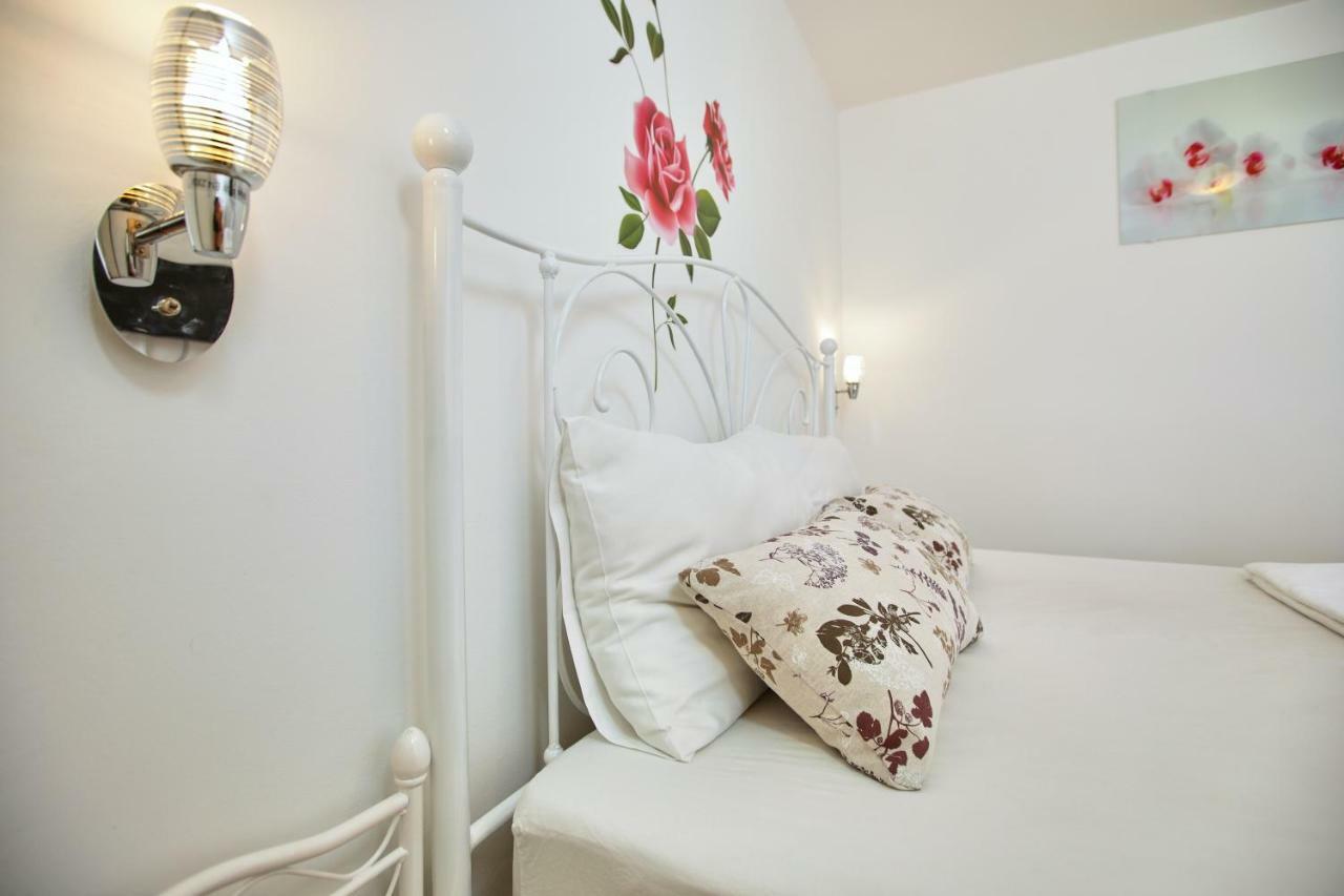 Studio Kristic, Cozy Studio With A Terrace Dubrovnik Exterior photo