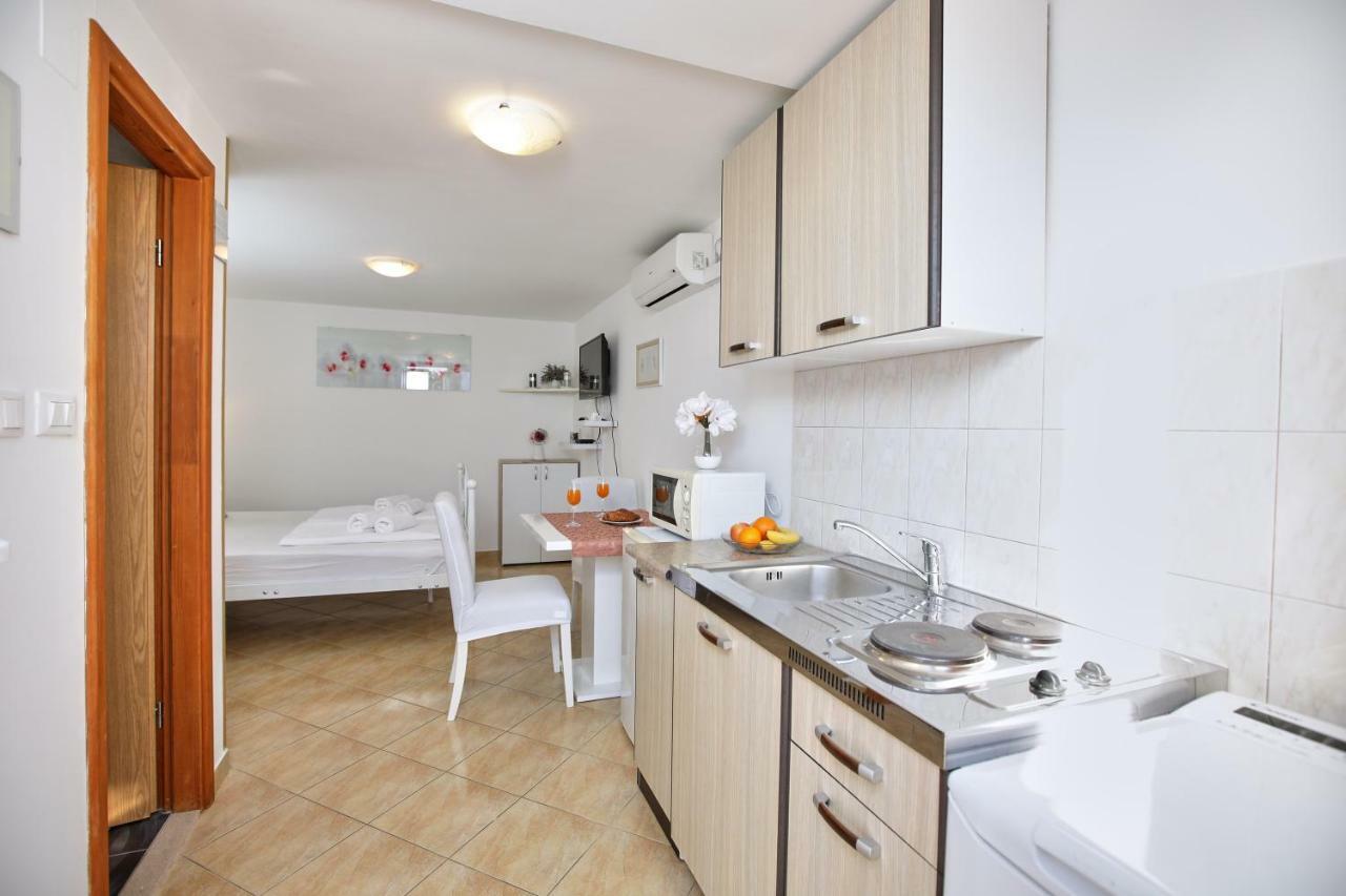 Studio Kristic, Cozy Studio With A Terrace Dubrovnik Exterior photo